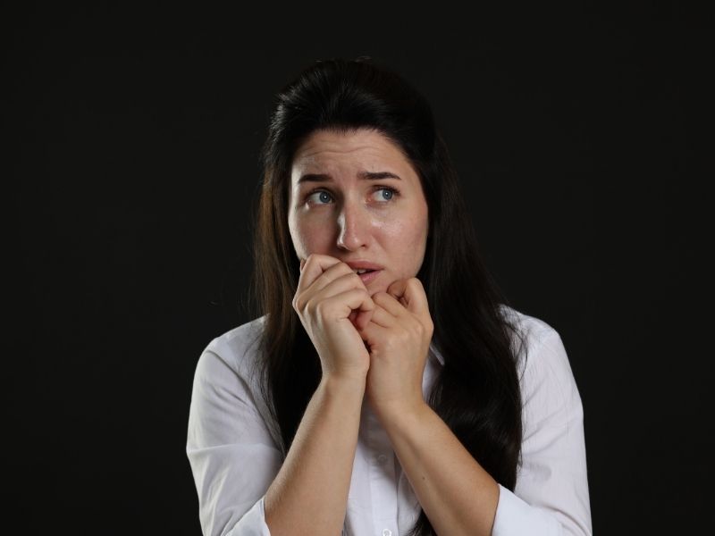 panik-atak-olan-kisi-ne-yapmali